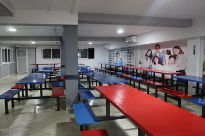 Cantine moderne pour élèves